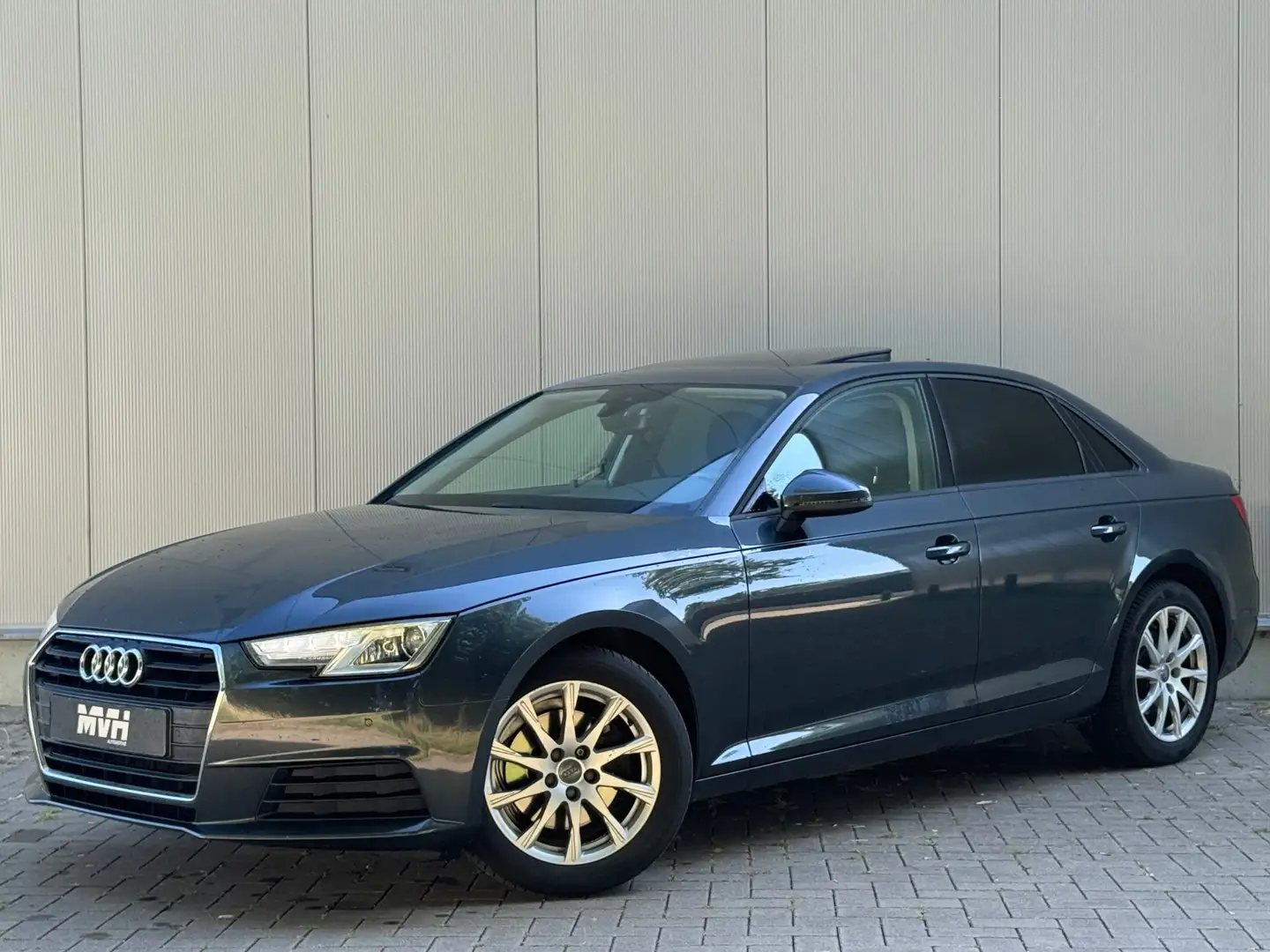 Audi A4 Limousine 1.4 TFSI 2016 - Automaat - Panorama - MF Grijs - 1