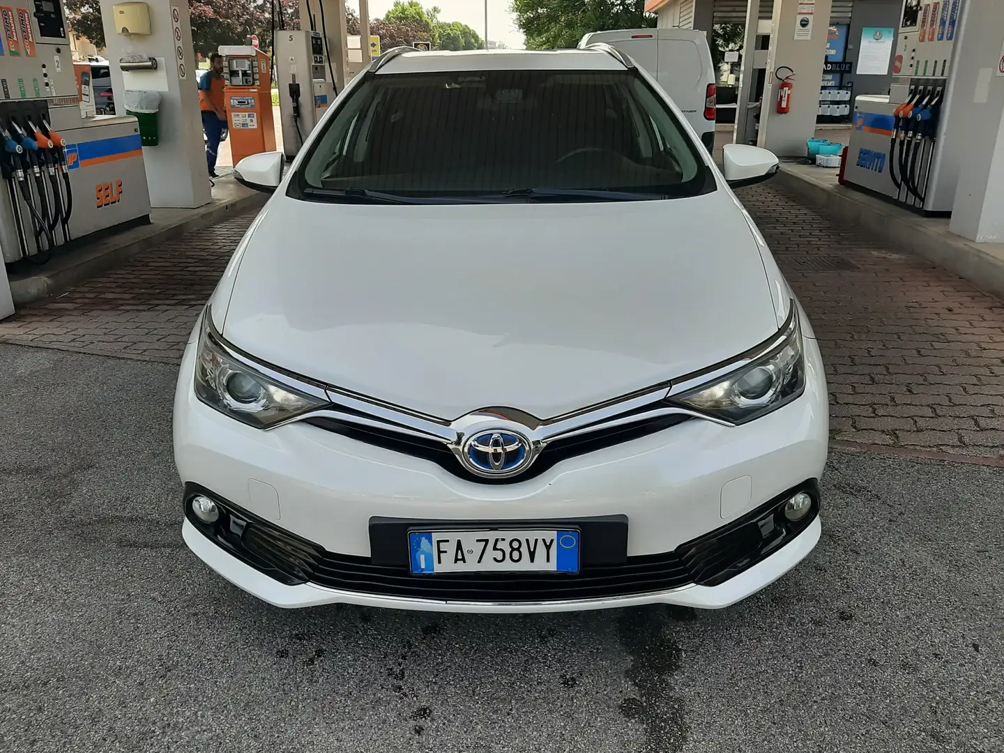 Toyota Auris Auris Touring Sports 1.8h Active cvt Bianco - 2