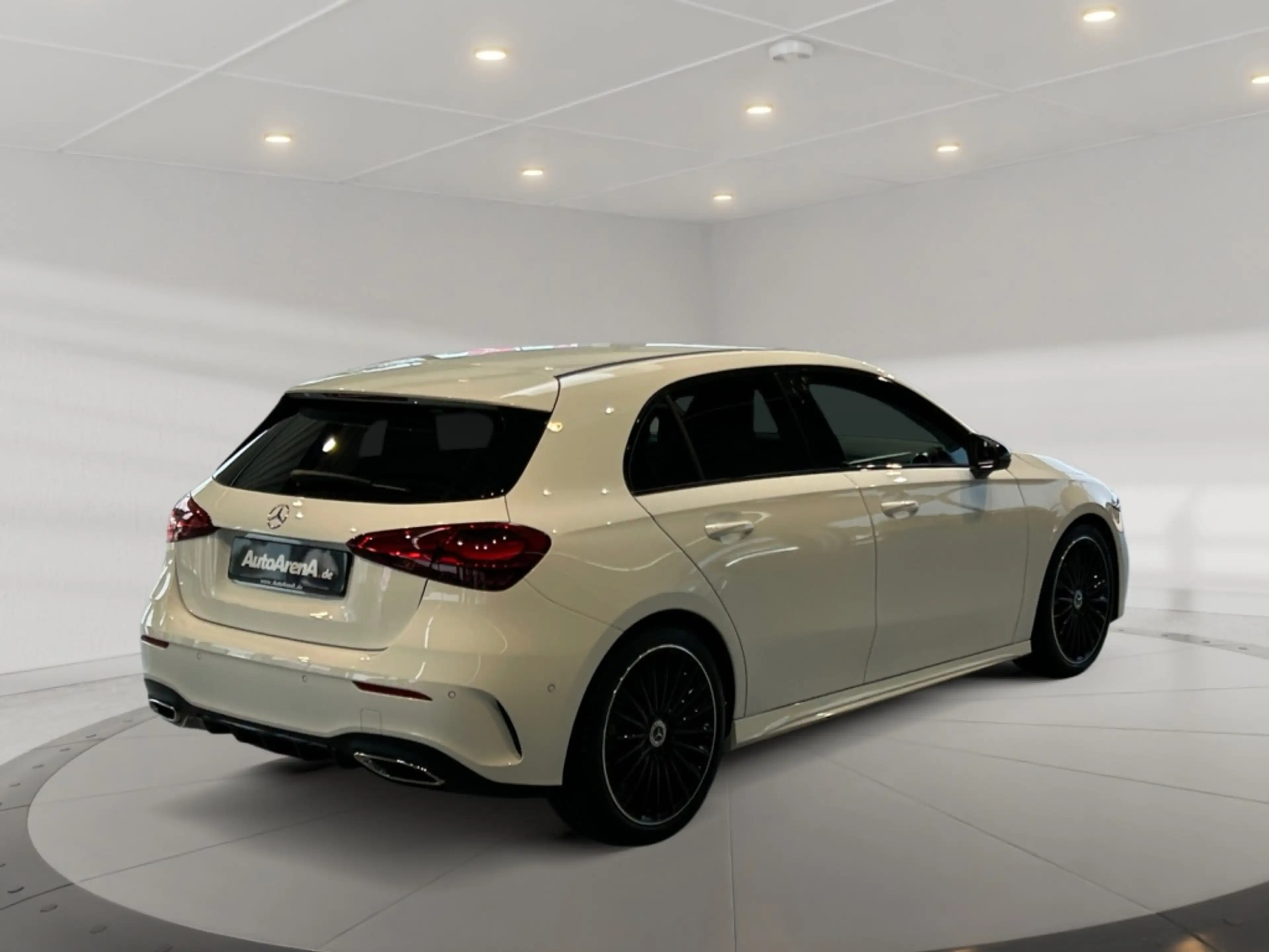 Mercedes-Benz A 200 AMG AMG+MBUX+MBeam+Night+Wide+Cam+LED+Navi — photo 4