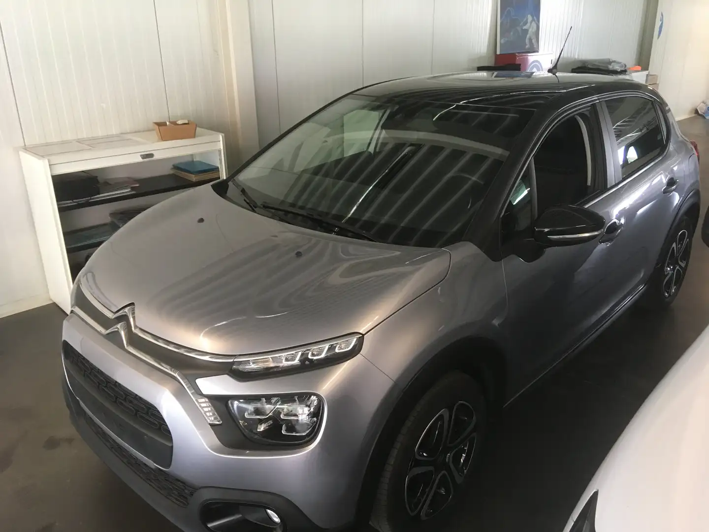 Citroen C3 1.2i PureTech Business GPS S Gris - 1