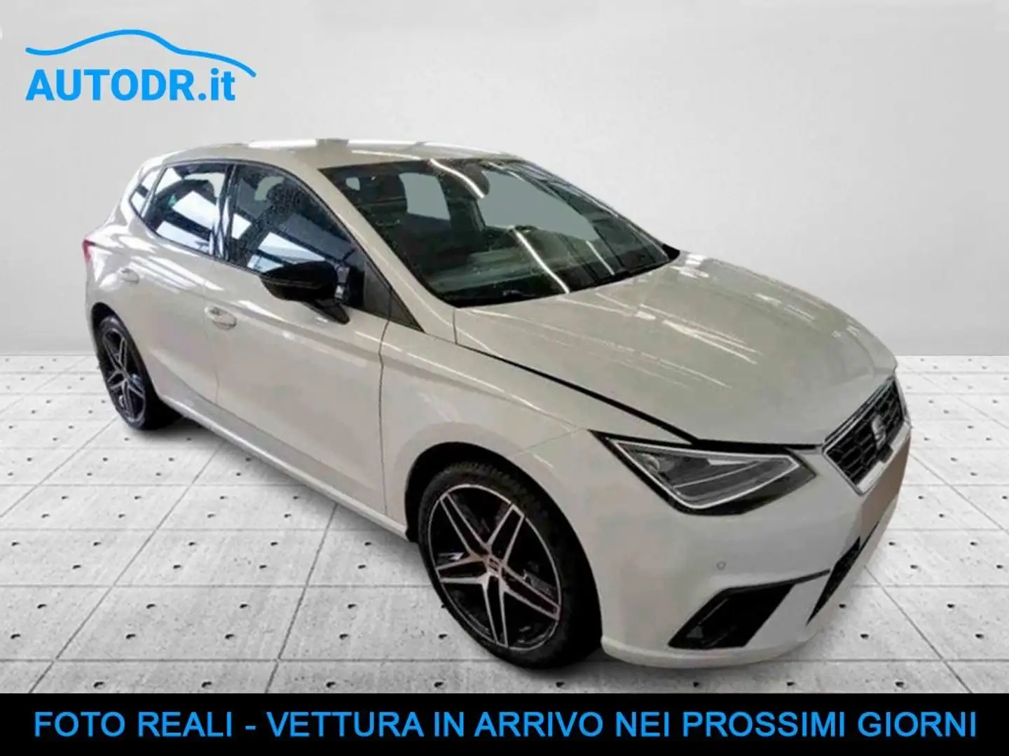 SEAT Ibiza 1.0 TGI FR LED, Virtual, Navi, Sedili risc, Retroc Bianco - 2