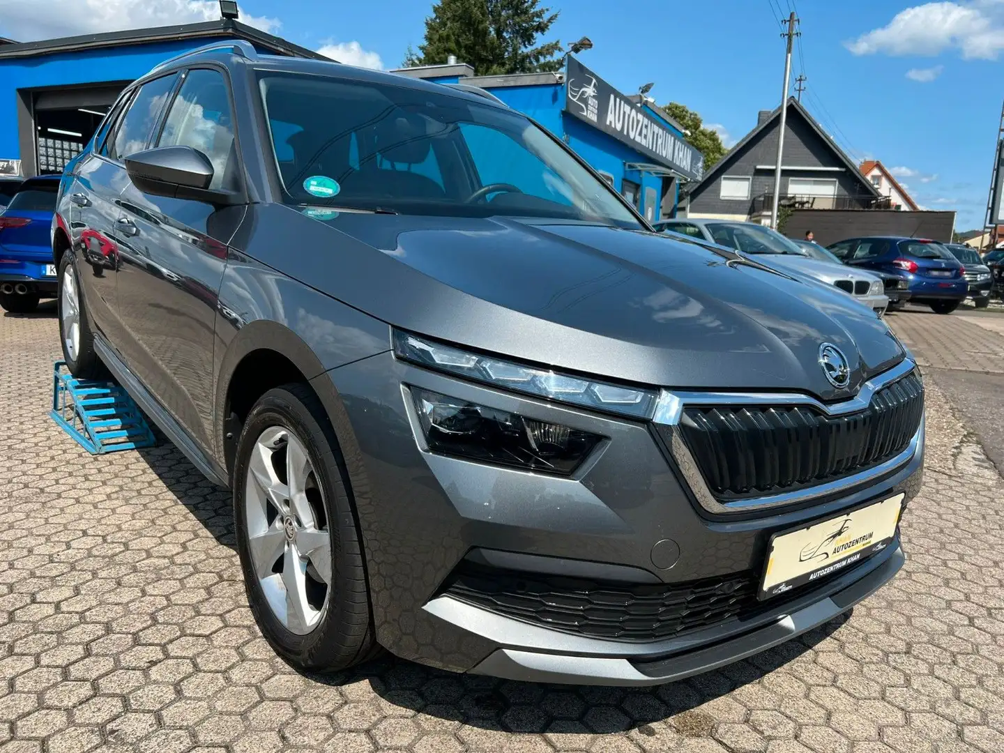 Skoda Kamiq Style LED/NAVI/SHZ/KAMERA/AHK Grau - 1