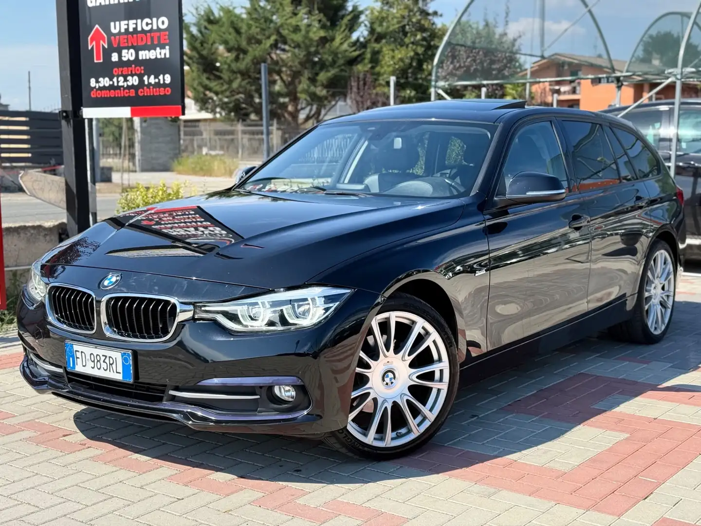 BMW 320 320d xDrive Touring Sport Nero - 2