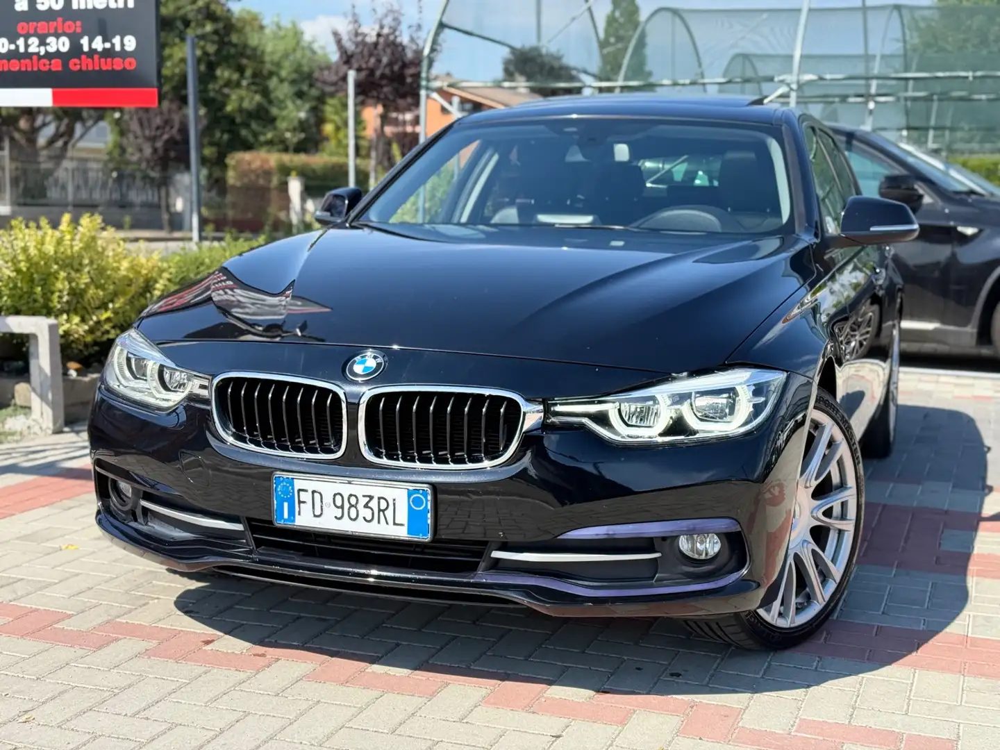 BMW 320 320d xDrive Touring Sport Nero - 1