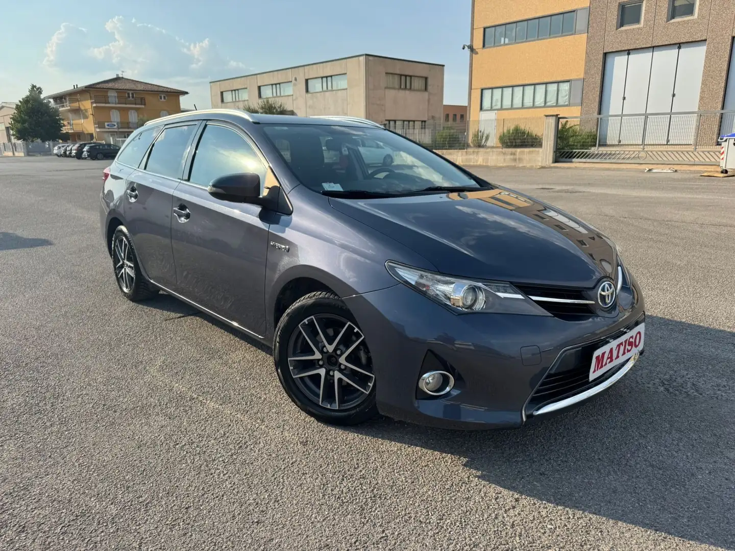 Toyota Auris Touring Sports 1.8 Hybrid Active Plus Grigio - 1