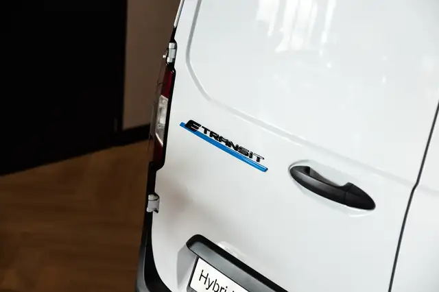 Ford E-Transit view 29