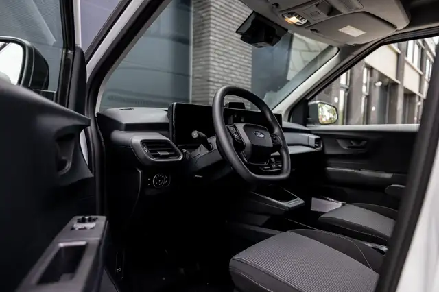 Ford E-Transit view 24