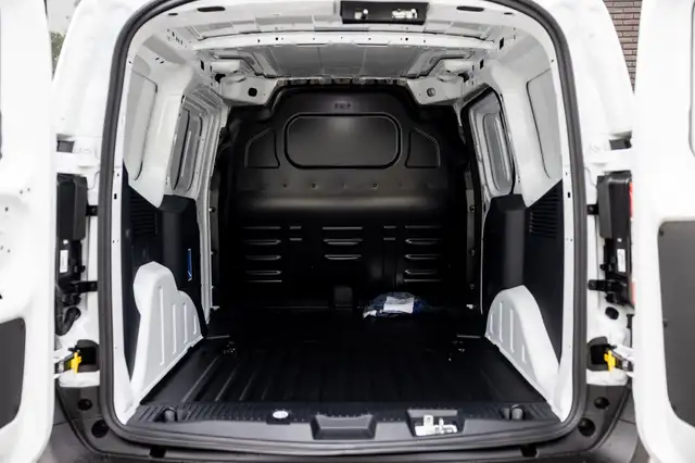 Ford E-Transit view 11