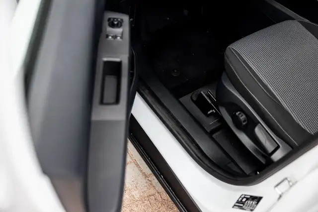 Ford E-Transit view 26
