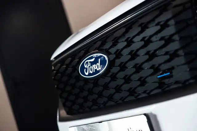 Ford E-Transit view 23