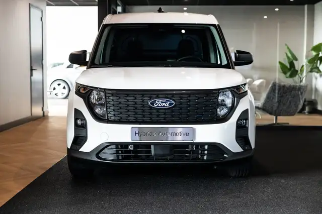 Ford E-Transit view 8