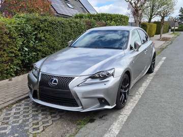 IS 300h 2.5i F-Sport Line E-CVT