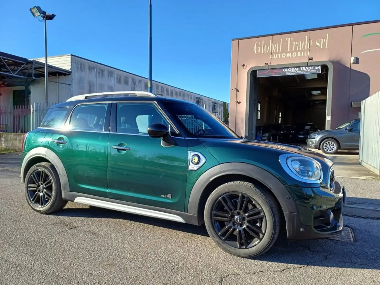 MINI Cooper SE Countryman 1.5 Hype ALL4 Automatica Verde - 1