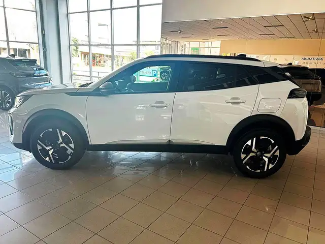 Peugeot 2008 view 6