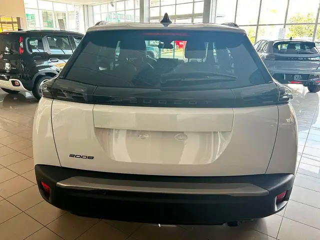 Peugeot 2008 view 5