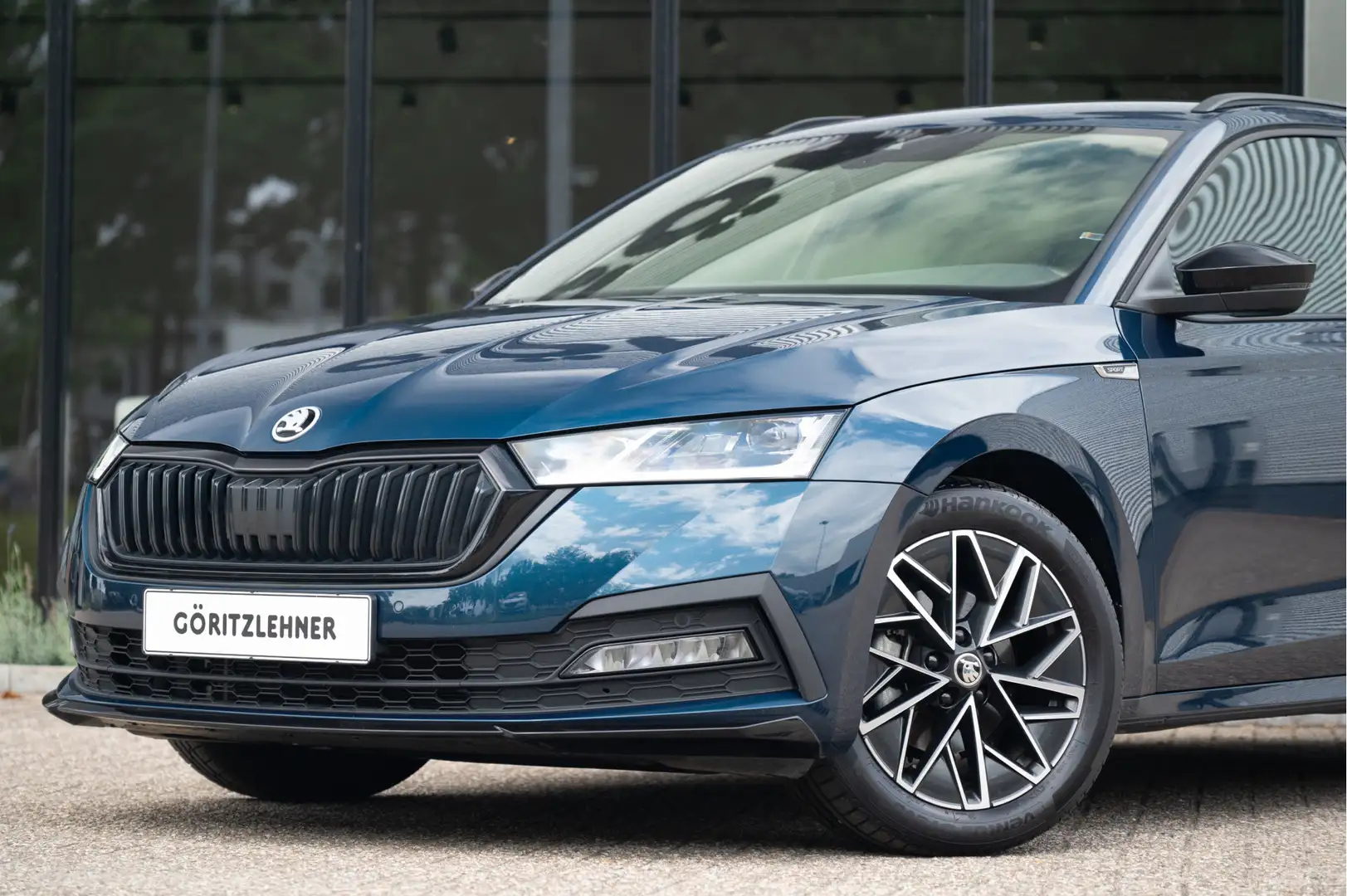Skoda Octavia Combi 1.5 e-TSI Sportline Business | Matrix LED | Blauw - 2