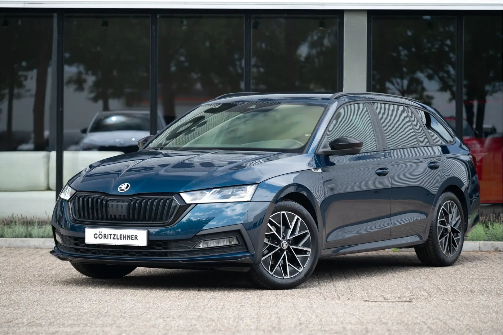 Skoda Octavia Combi 1.5 e-TSI Sportline Business | Matrix LED | Blauw - 1