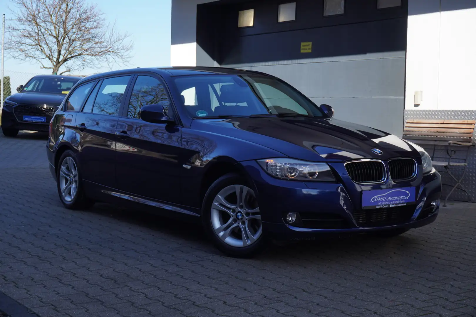 BMW 320 320d Touring xDrive Aut. KLIMA+NAVI+XENON+TEMPOMAT Blau - 1