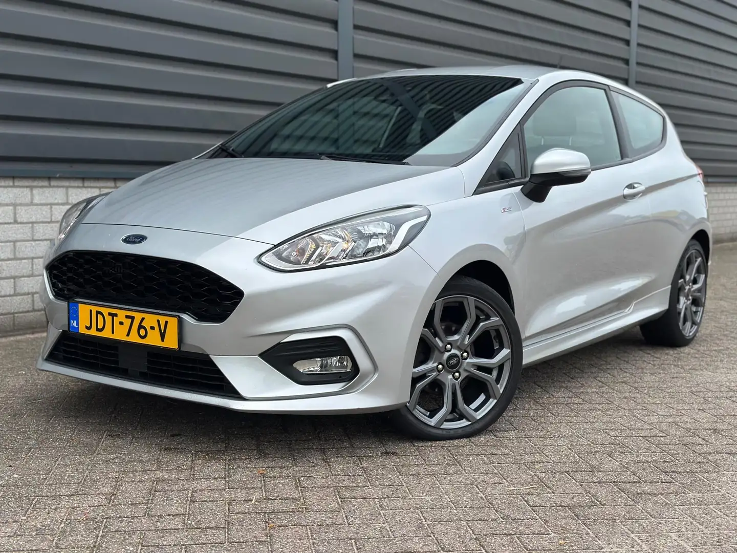 Ford Fiesta 1.0 EcoBoost 100PK ST Line Cruise Sport Vele optie Grijs - 1