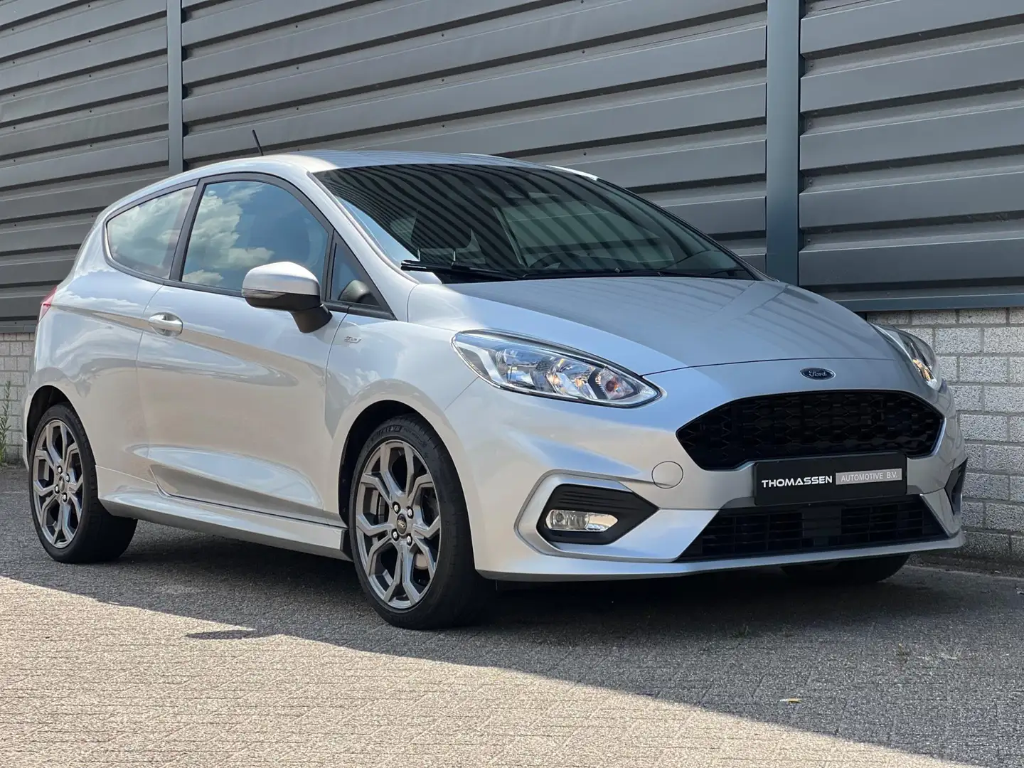 Ford Fiesta 1.0 EcoBoost 100PK ST Line Cruise Sport Vele optie Grijs - 2