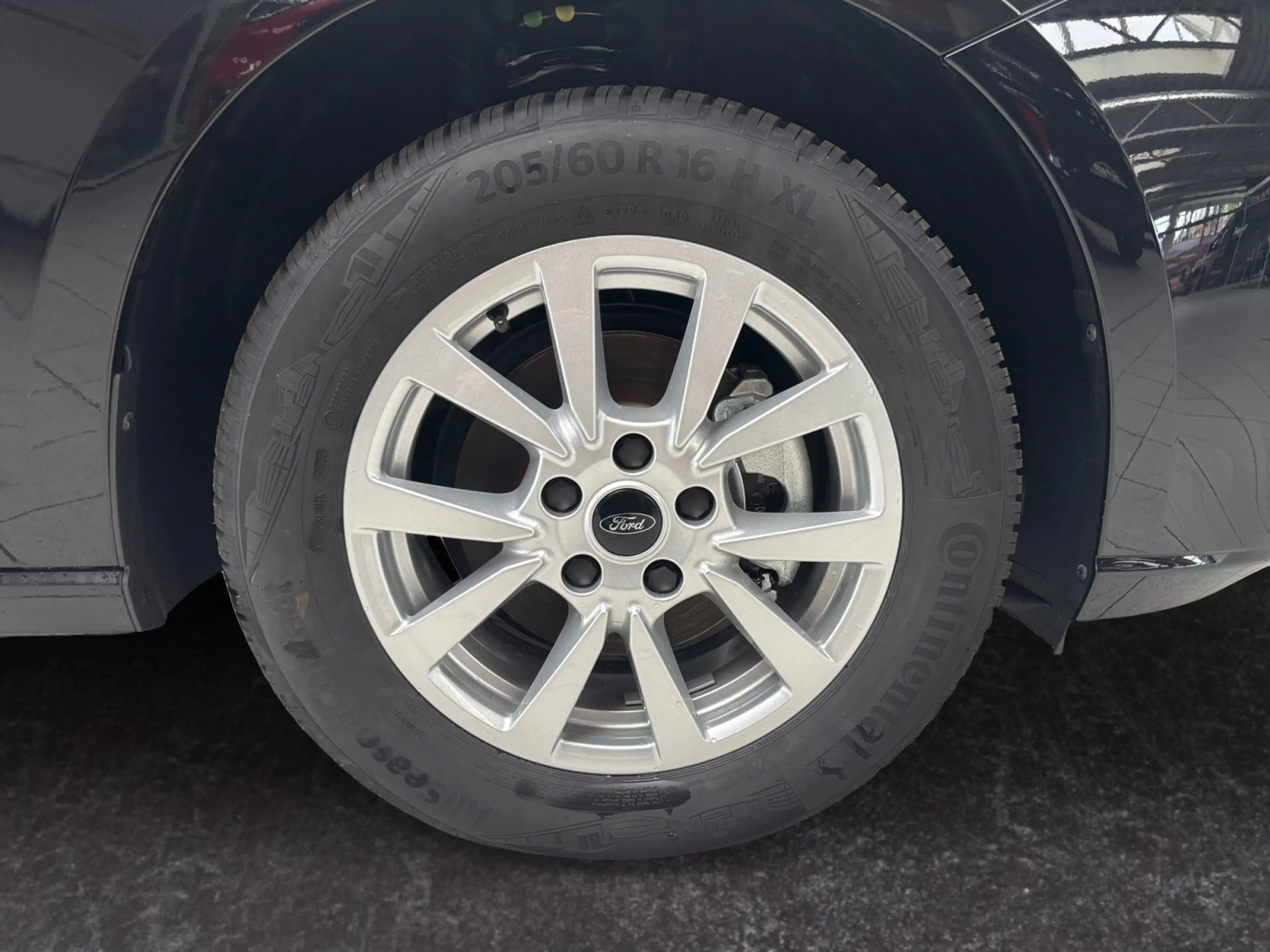 Ford Tourneo Connect 2.0 EcoBlue DSG Tempomat — photo 15