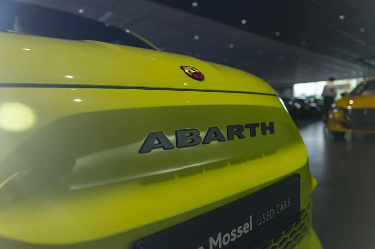 Abarth 500e 2024 — фото 8