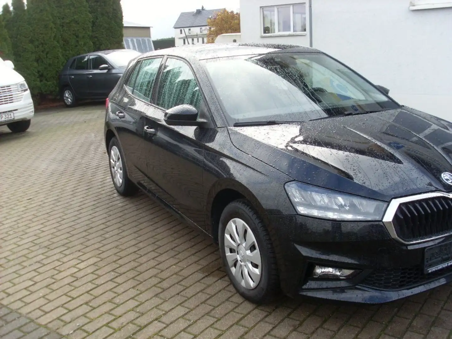 Skoda Fabia Essence Noir - 2