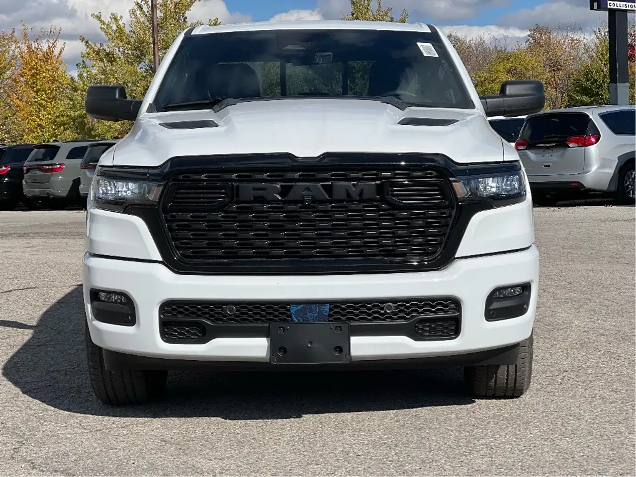 RAM 1500 снимка RAM 1500