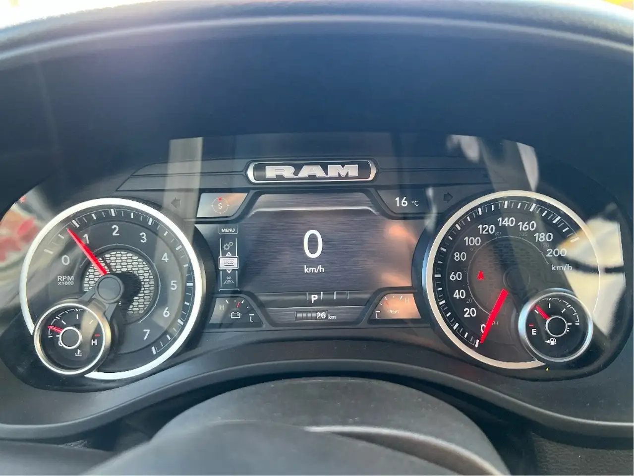 RAM 1500 снимка RAM 1500