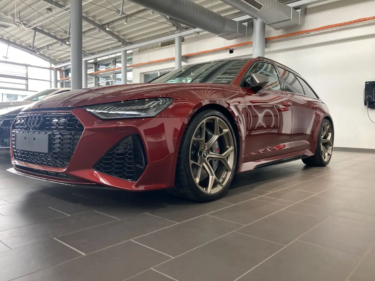 Audi RS6 performance*B&O*MATRIX*HUD*PANO*KERAMIK*305* Rojo - 1