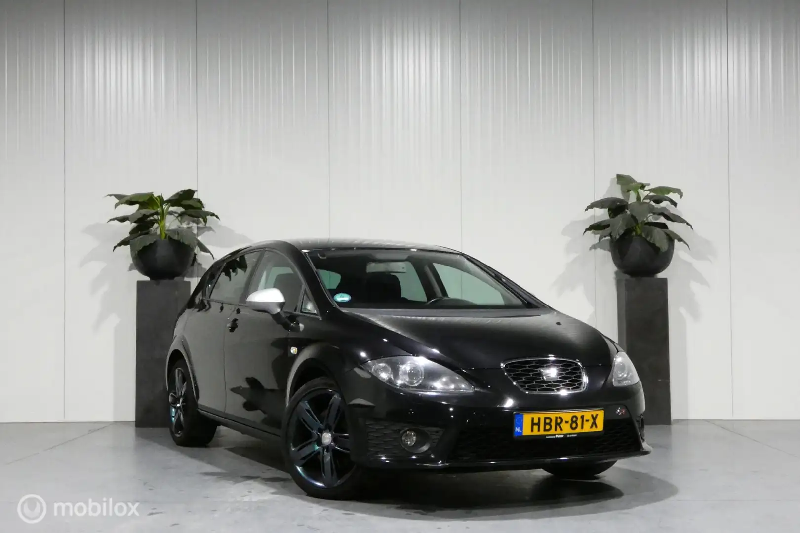 SEAT Leon 2.0 TFSI FR dsg automaat trekhaak stoelverwarming Zwart - 2