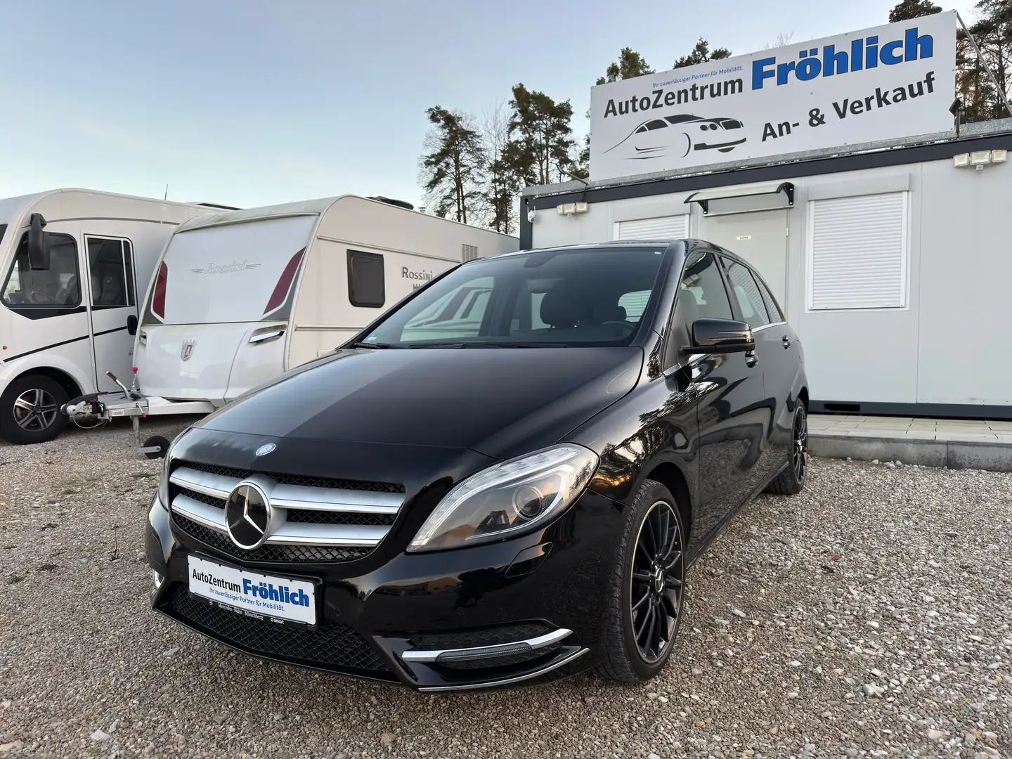 Mercedes-Benz B 200 *Sport-Paket*Bi-Xenon*Navi*8Fach* Noir - 1