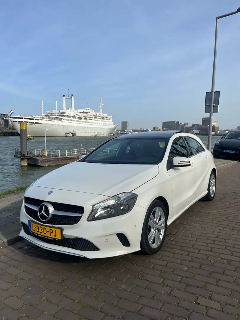 Mercedes-Benz A 220 4Matic 7G-DCT Urban - 2