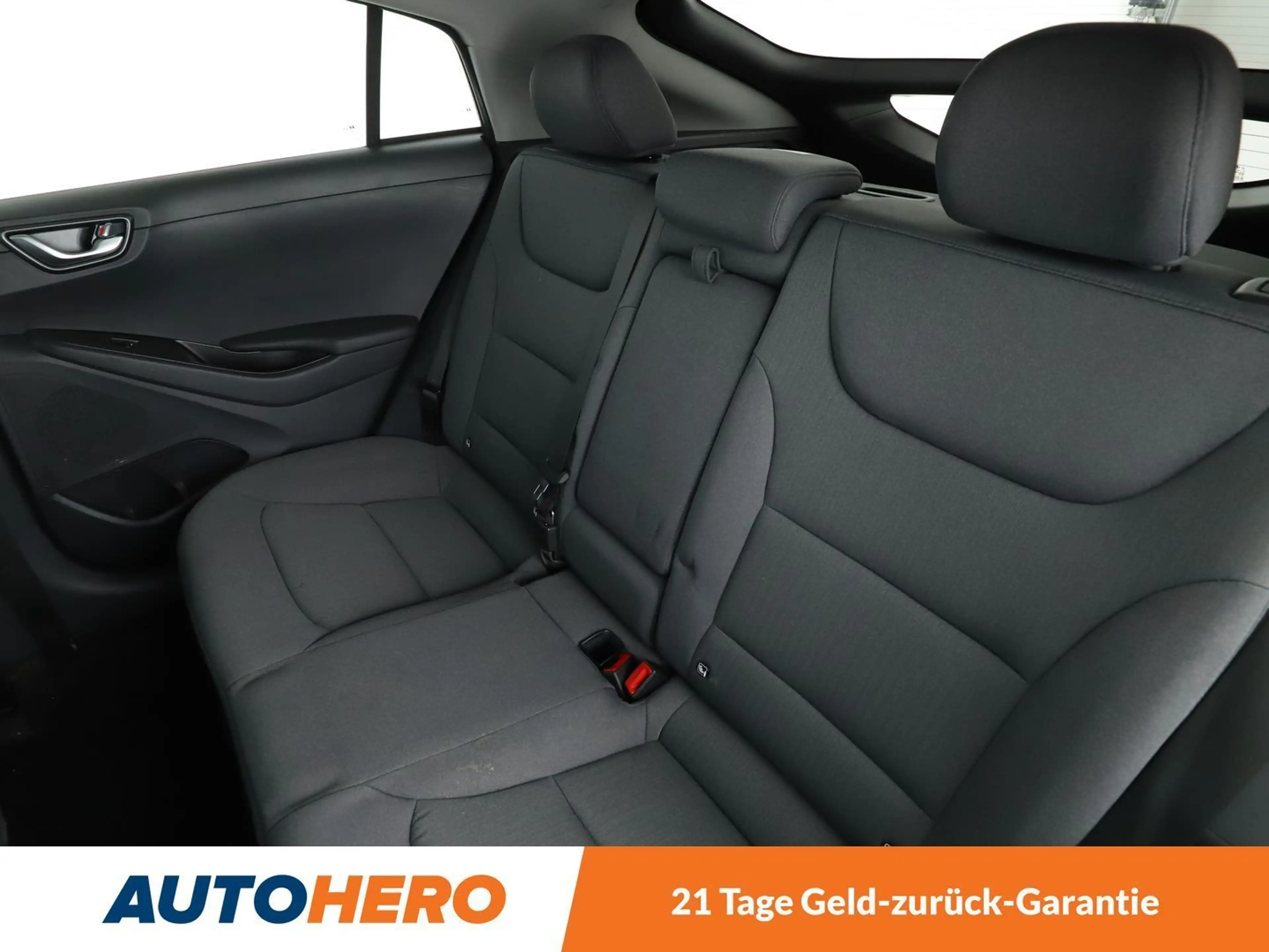 Hyundai IONIQ 1.6 Style Plug-In Hybrid Aut.*NAVI*LED*CAM*SHZ*LHZ — photo 14