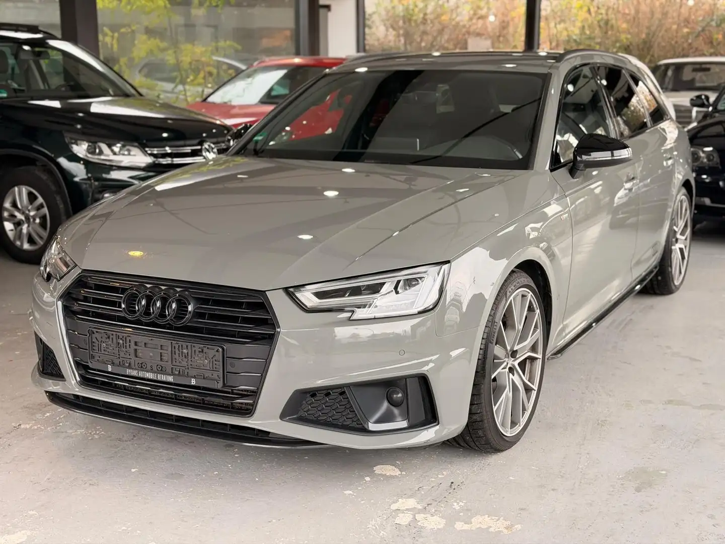 Audi A4 Avant 40 TFSI S-LINE-19ZOLL-LEDER-NAVI Grau - 1