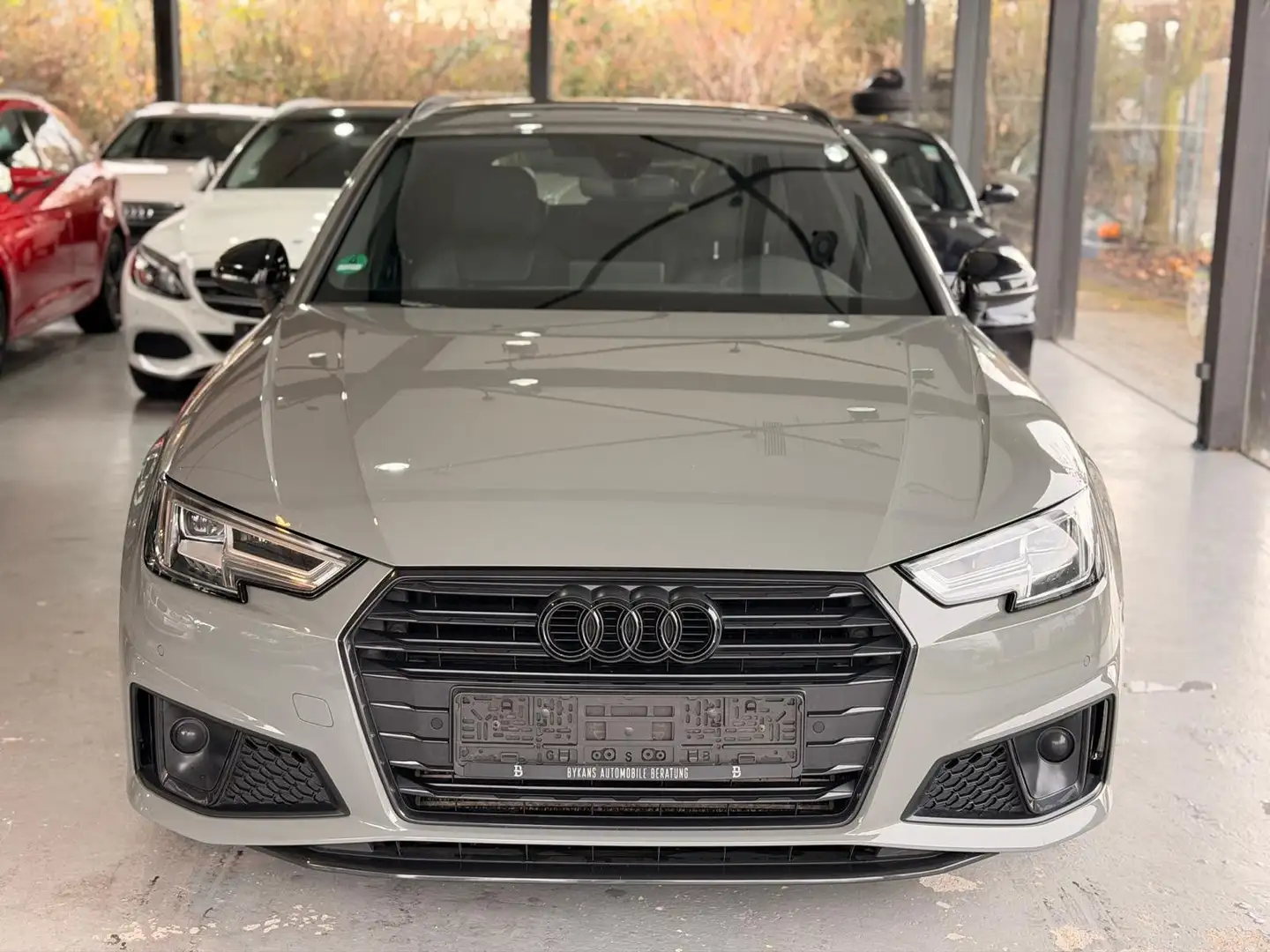 Audi A4 Avant 40 TFSI S-LINE-19ZOLL-LEDER-NAVI Grau - 2