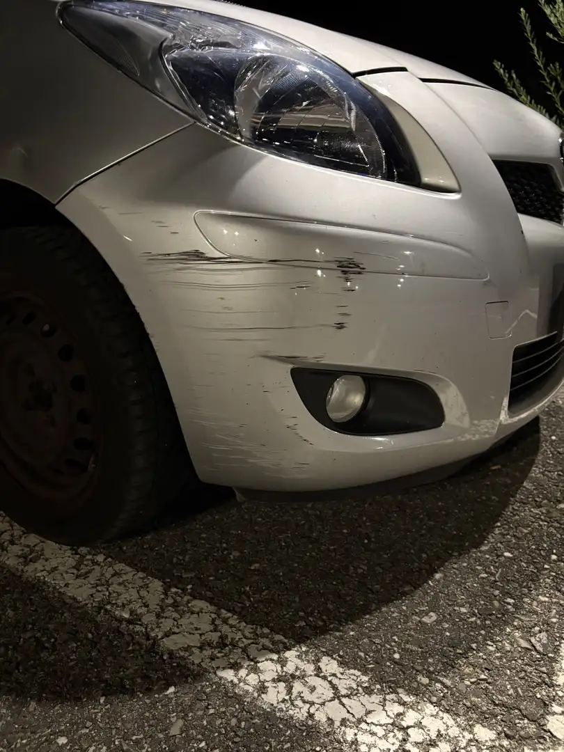 Toyota Yaris Yaris 1.0 VVT-iLife Silber - 1