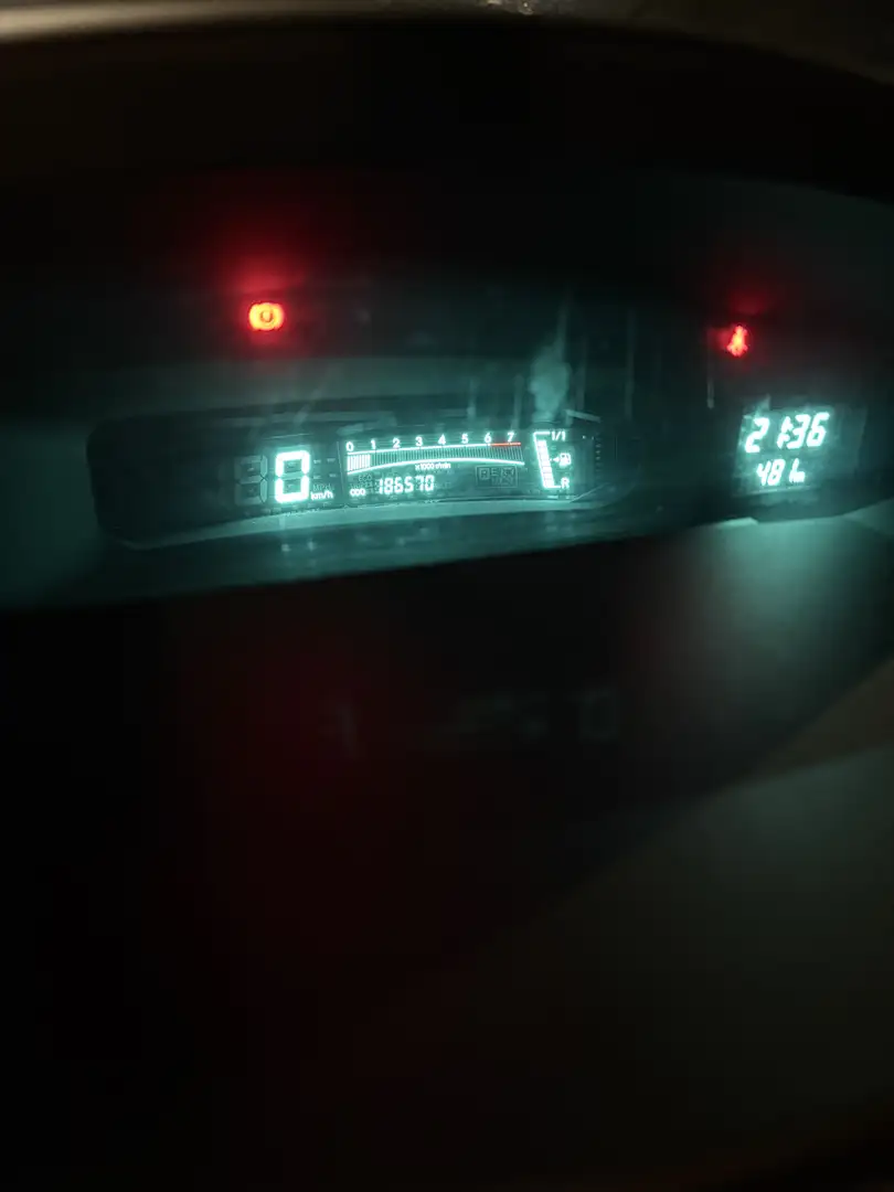 Toyota Yaris Yaris 1.0 VVT-iLife Silber - 2