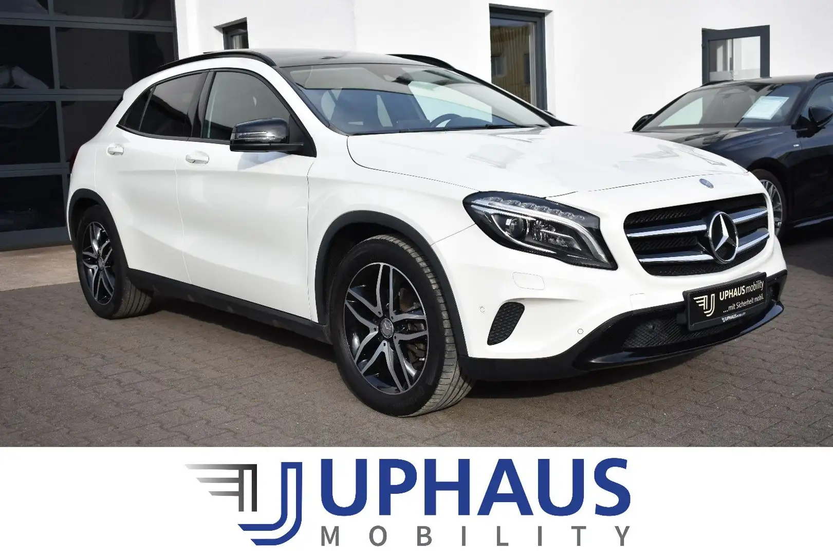 Mercedes-Benz GLA 180 *Panorama*Night-Paket*Sportsitze Белый - 1