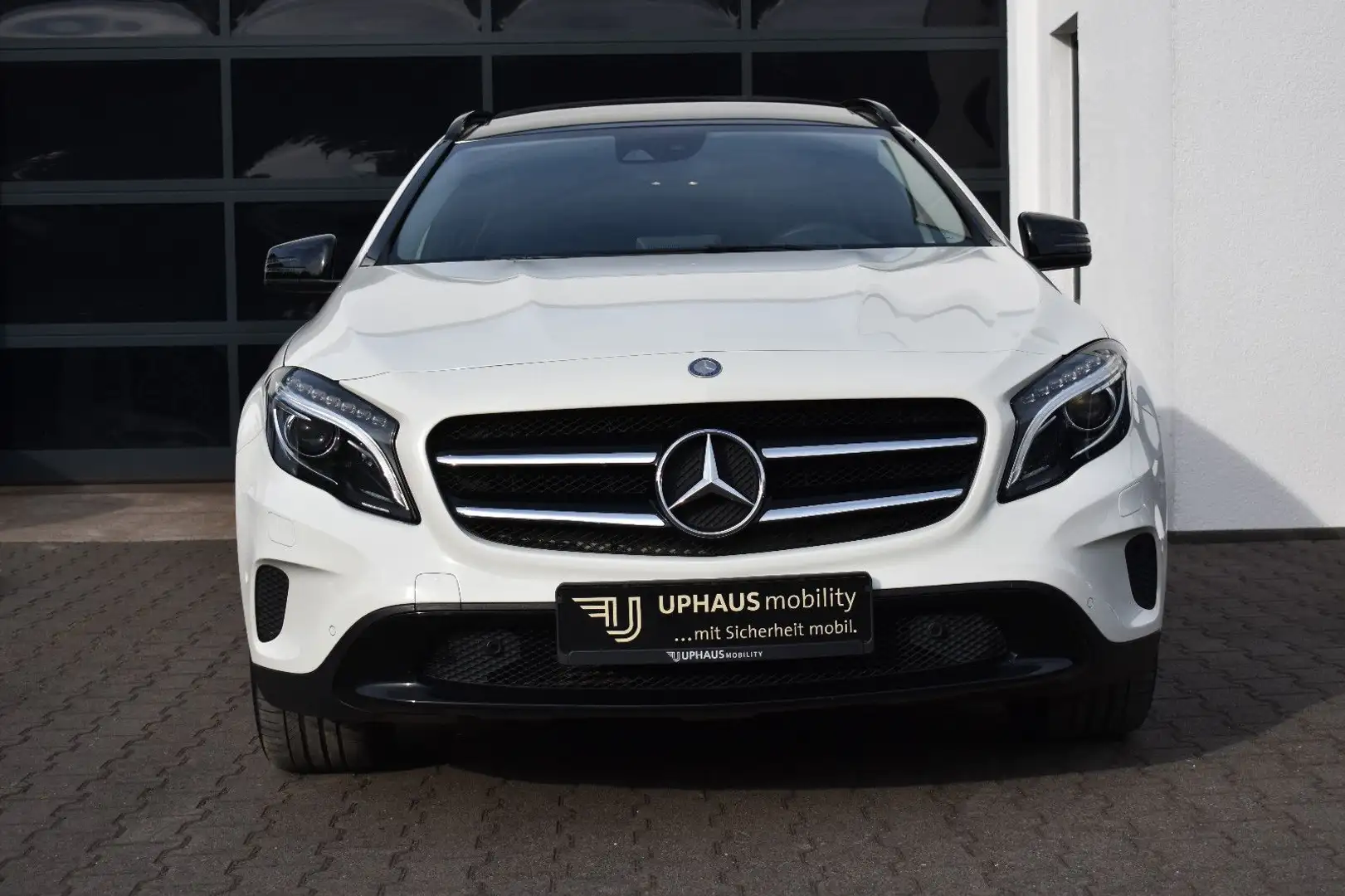Mercedes-Benz GLA 180 *Panorama*Night-Paket*Sportsitze Белый - 2