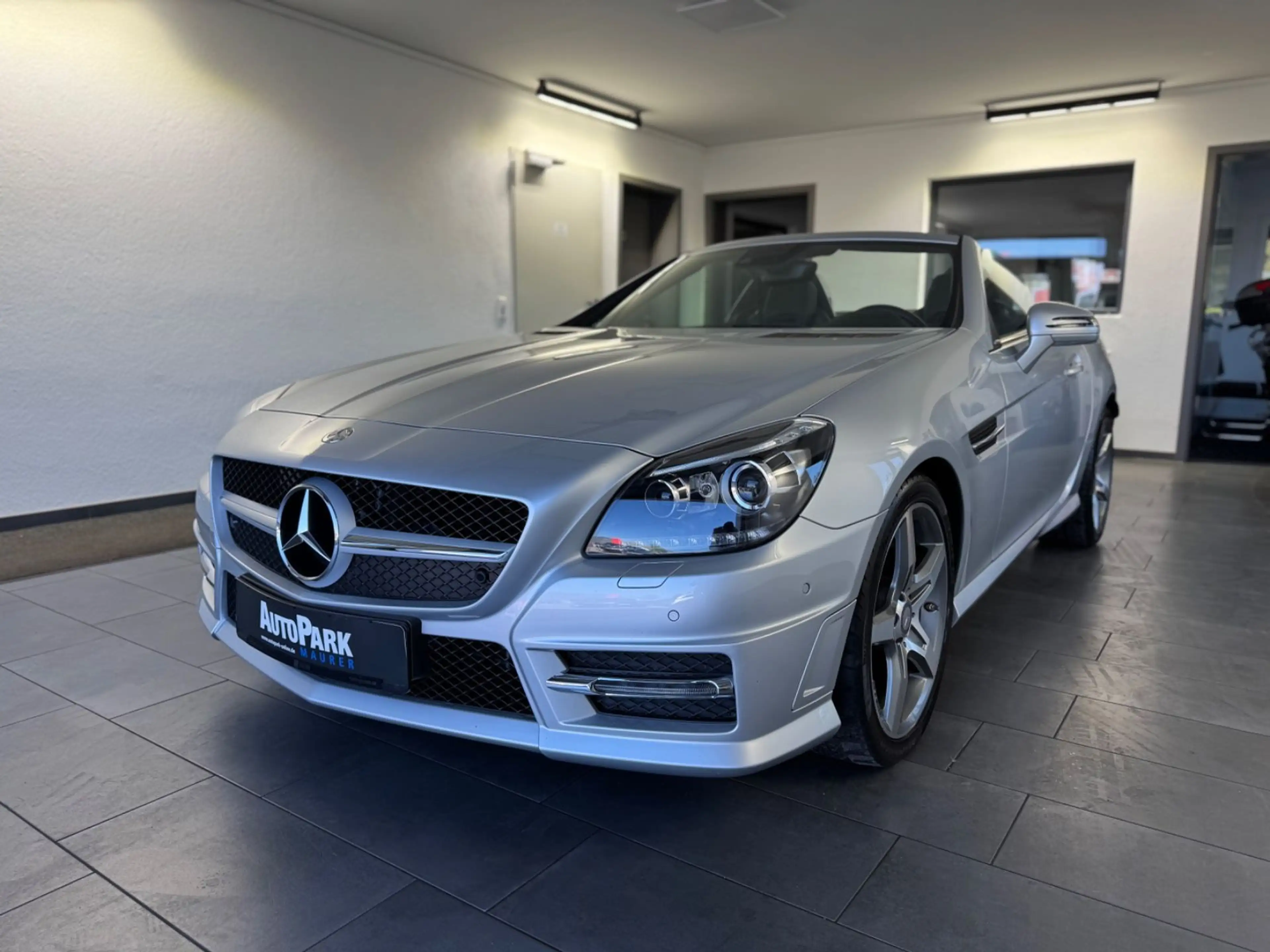 Mercedes-Benz SLK 350 AMG Carbon Look Edition*Pano*Xenon*ILS* — photo 4