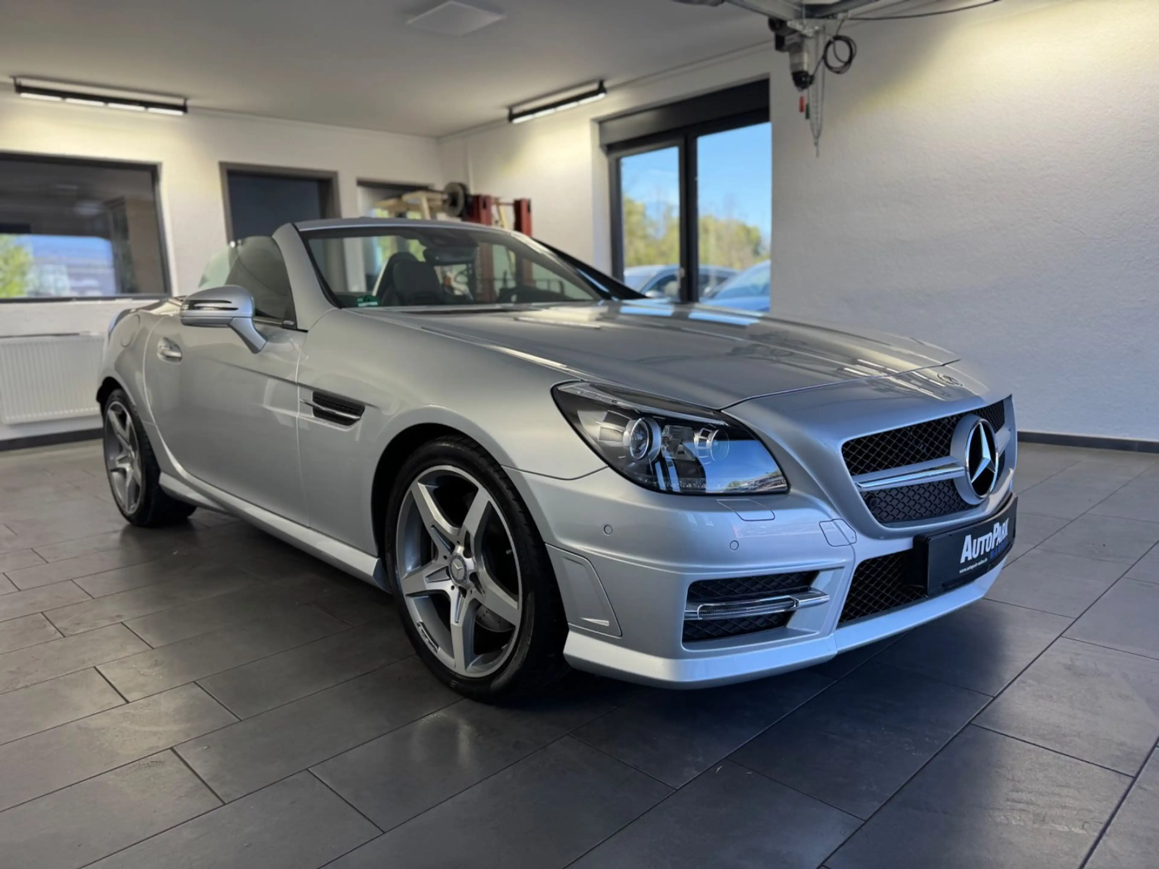 Mercedes-Benz SLK 350 AMG Carbon Look Edition*Pano*Xenon*ILS* — photo 8