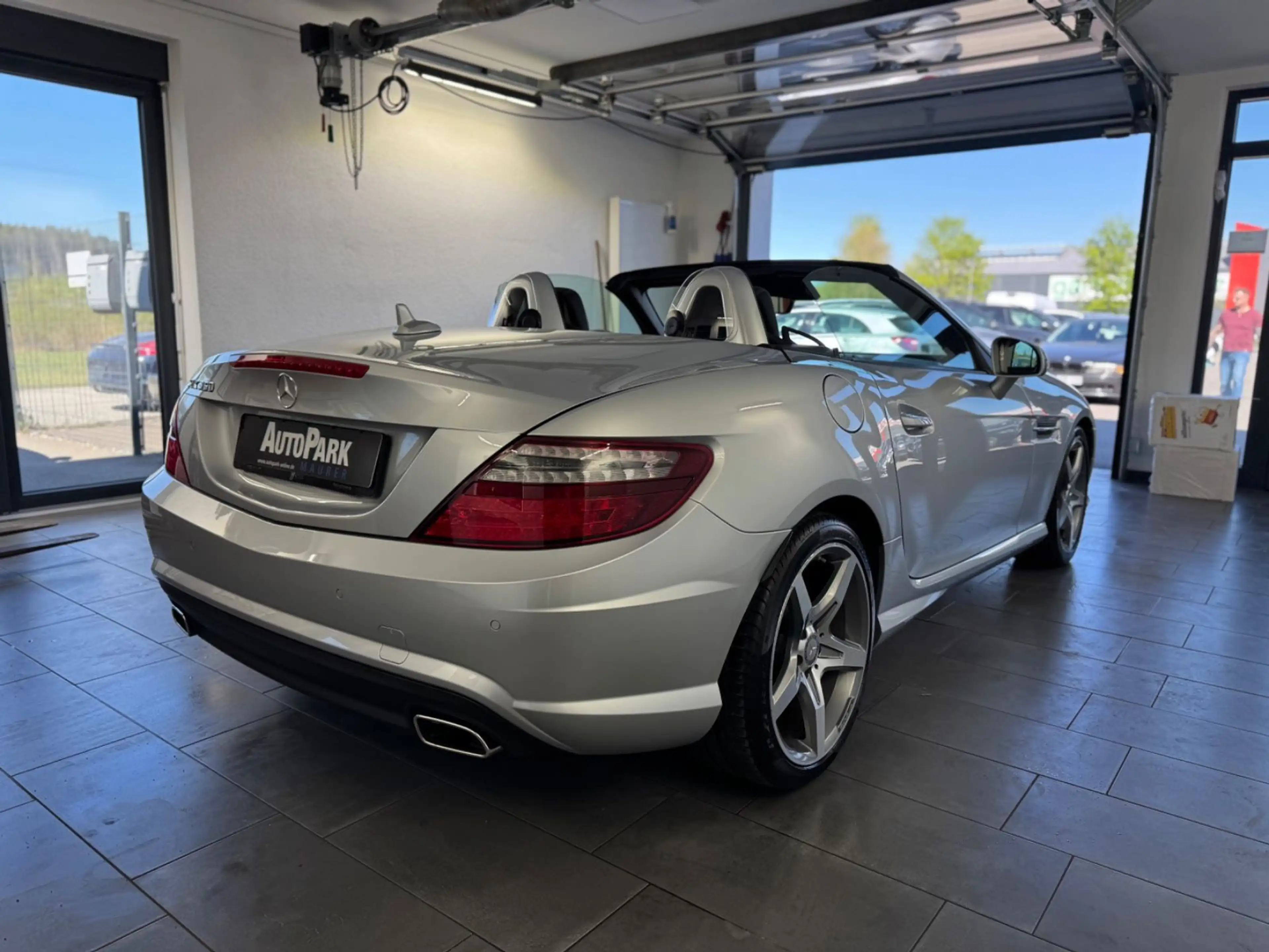Mercedes-Benz SLK 350 AMG Carbon Look Edition*Pano*Xenon*ILS* — photo 10