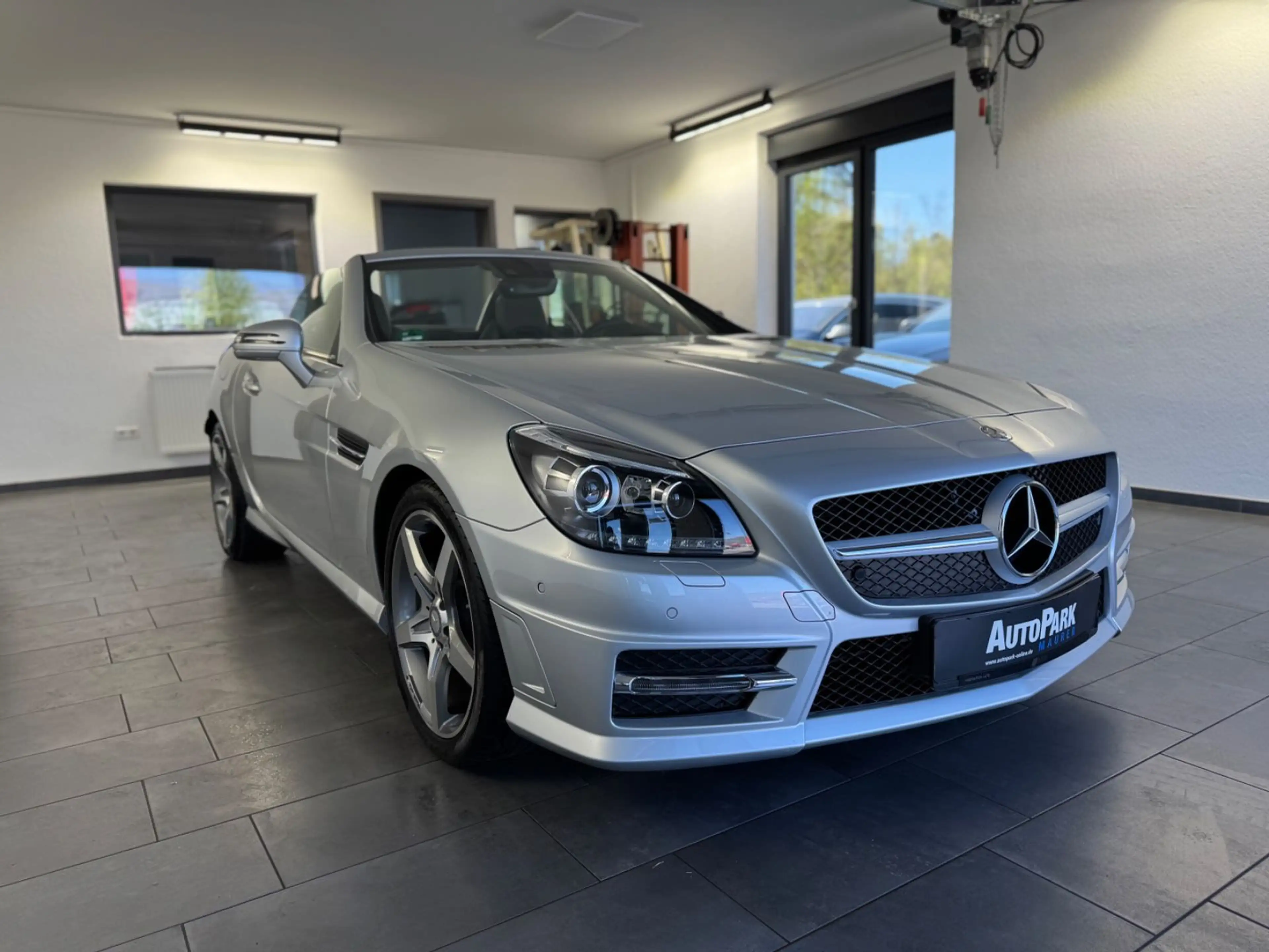 Mercedes-Benz SLK 350 AMG Carbon Look Edition*Pano*Xenon*ILS* — photo 6