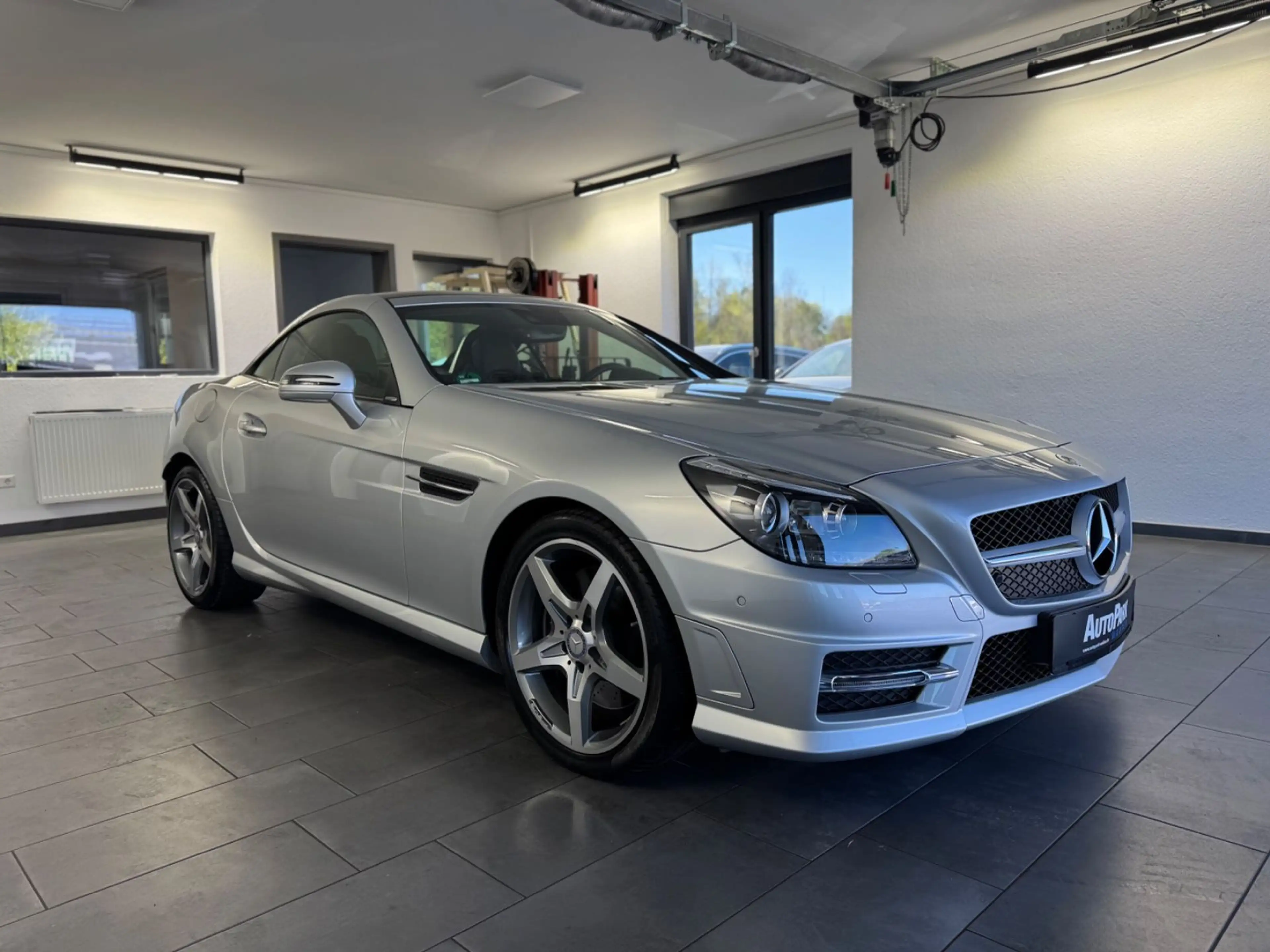 Mercedes-Benz SLK 350 AMG Carbon Look Edition*Pano*Xenon*ILS* — photo 9