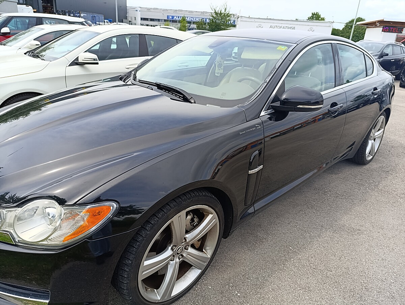 Jaguar XF 3.0 D V6 S Portfolio — photo 6