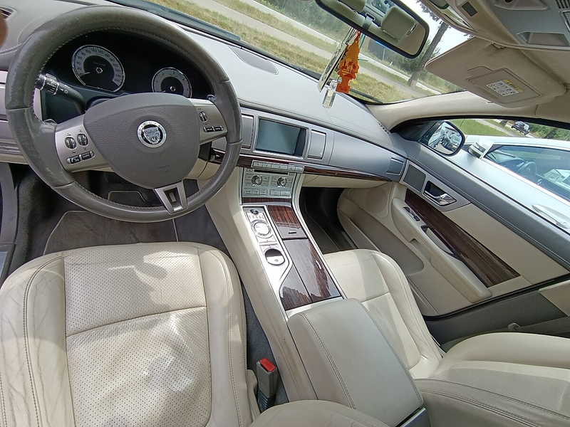 Jaguar XF 3.0 D V6 S Portfolio — photo 12