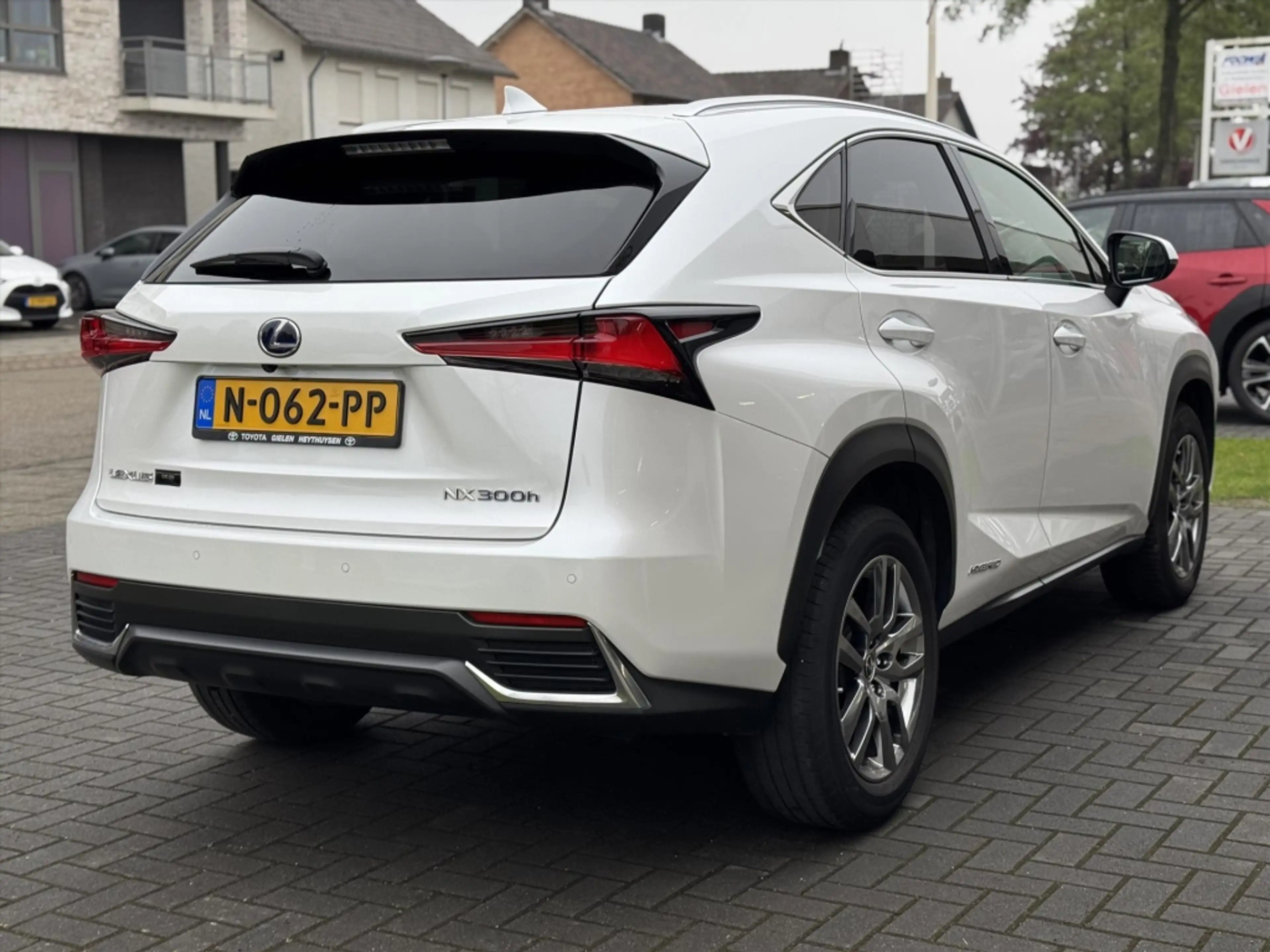 Lexus NX 300h AWD Luxury Line | Groot Scherm, Adaptive cruise co — photo 5