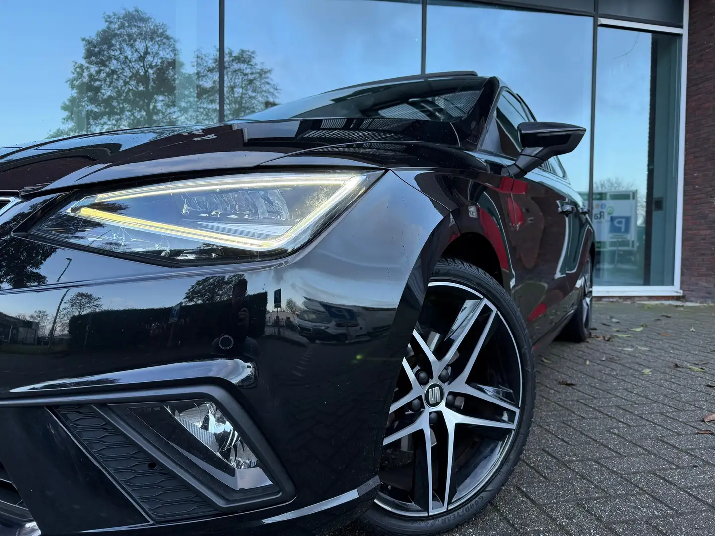 SEAT Ibiza 1.0 TSI 116pk FR Business Intense Plus - Panodak - Zwart - 2