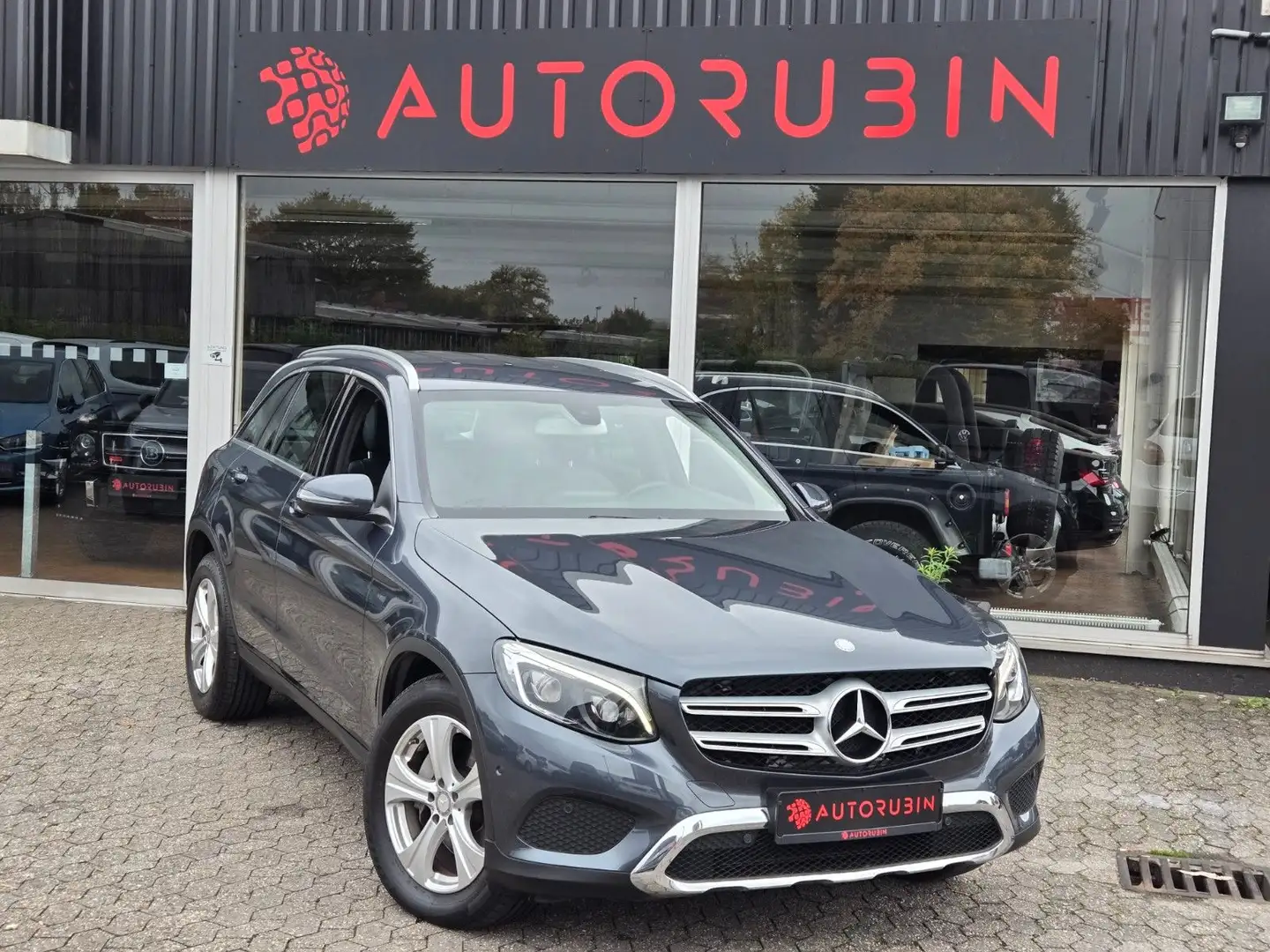 Mercedes-Benz GLC 250 4Matic LEDER/PTS/LED Gris - 2